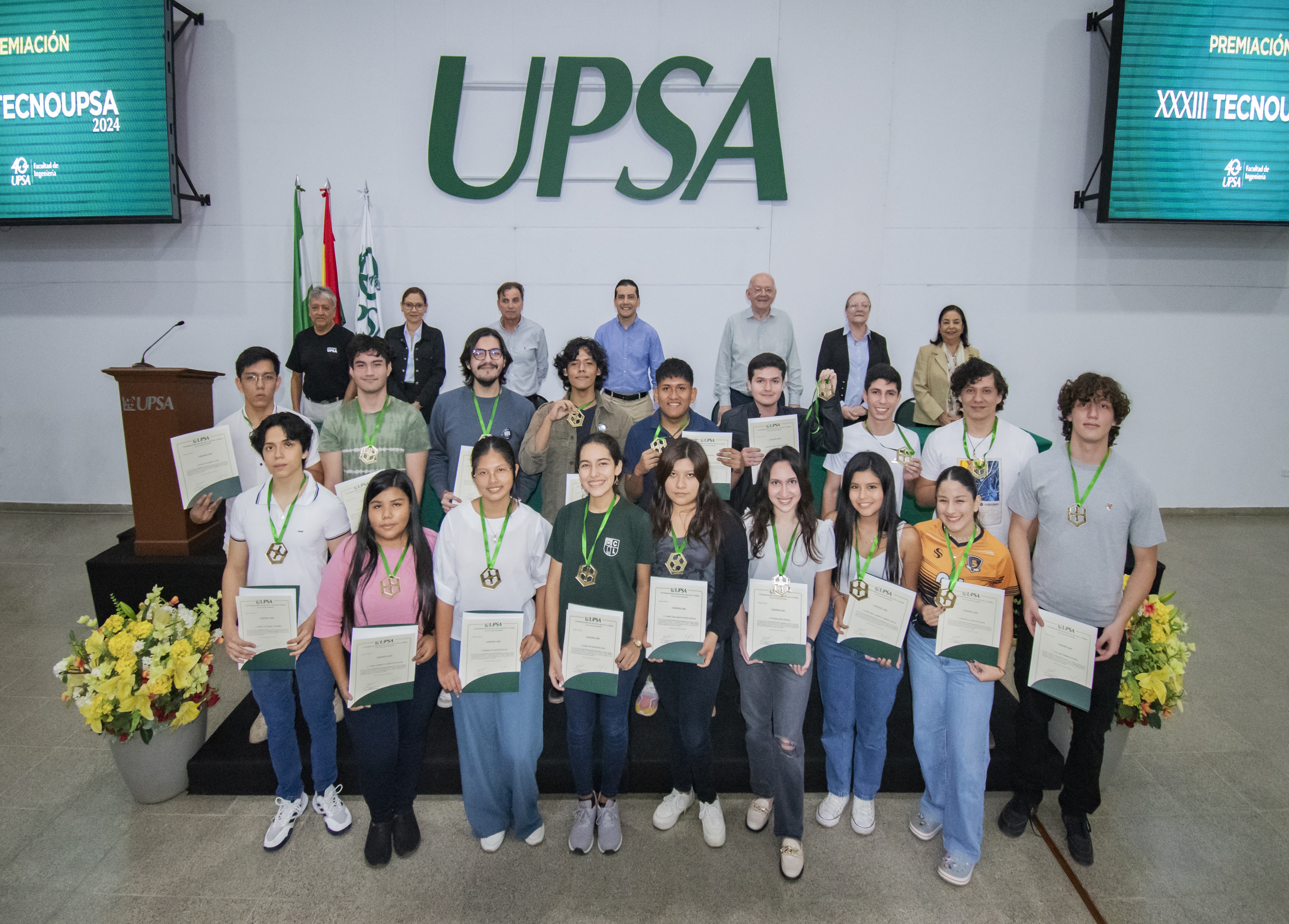 UPSA entregó medallas a los ganadores de la TECNOUPSA 2024