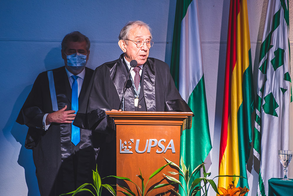 Gastón Mejía es Doctor Honoris Causa por la UPSA